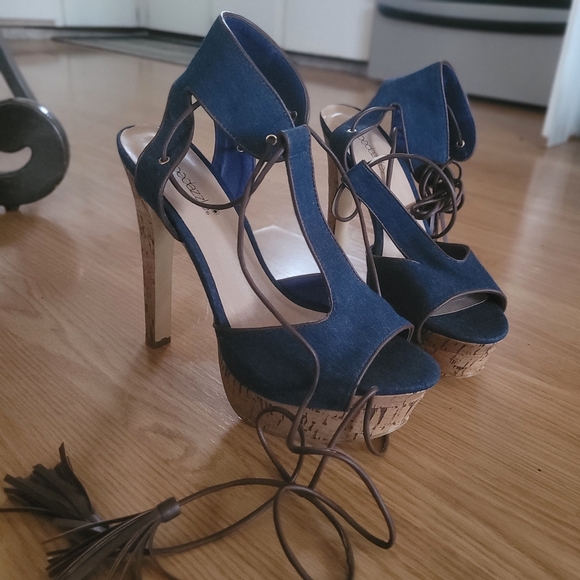 NWOT Adeline Lace Up Heel In Denim - Picture 9 of 9